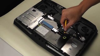 Alienware 17 R1: Remove Battery