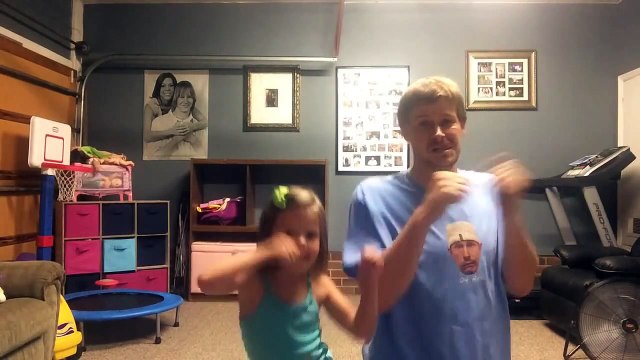 Ce que fait ce père avec sa fille pendant que maman n’est pas là…Trop amusant !