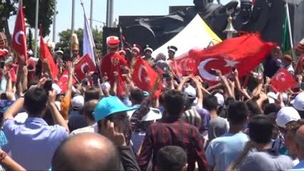 Gaziantep?te Darbe Girişimi Protesto Edildi