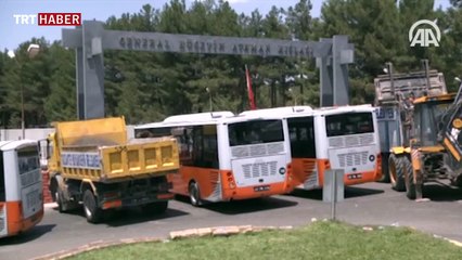 5. Zırhlı Tugay Komutanlığının girişi otobüs ve iş makineleriyle kapatıldı