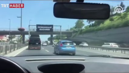 Tabelalarda 'Demokrasi' vurgusu