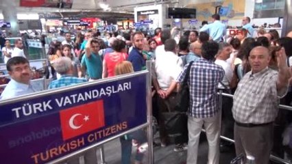 Gri ve Yeşil Pasaportlarla Çıkacaklara ve KKTC'ye Kimlikle Gidenlere Sıkı Kontrol