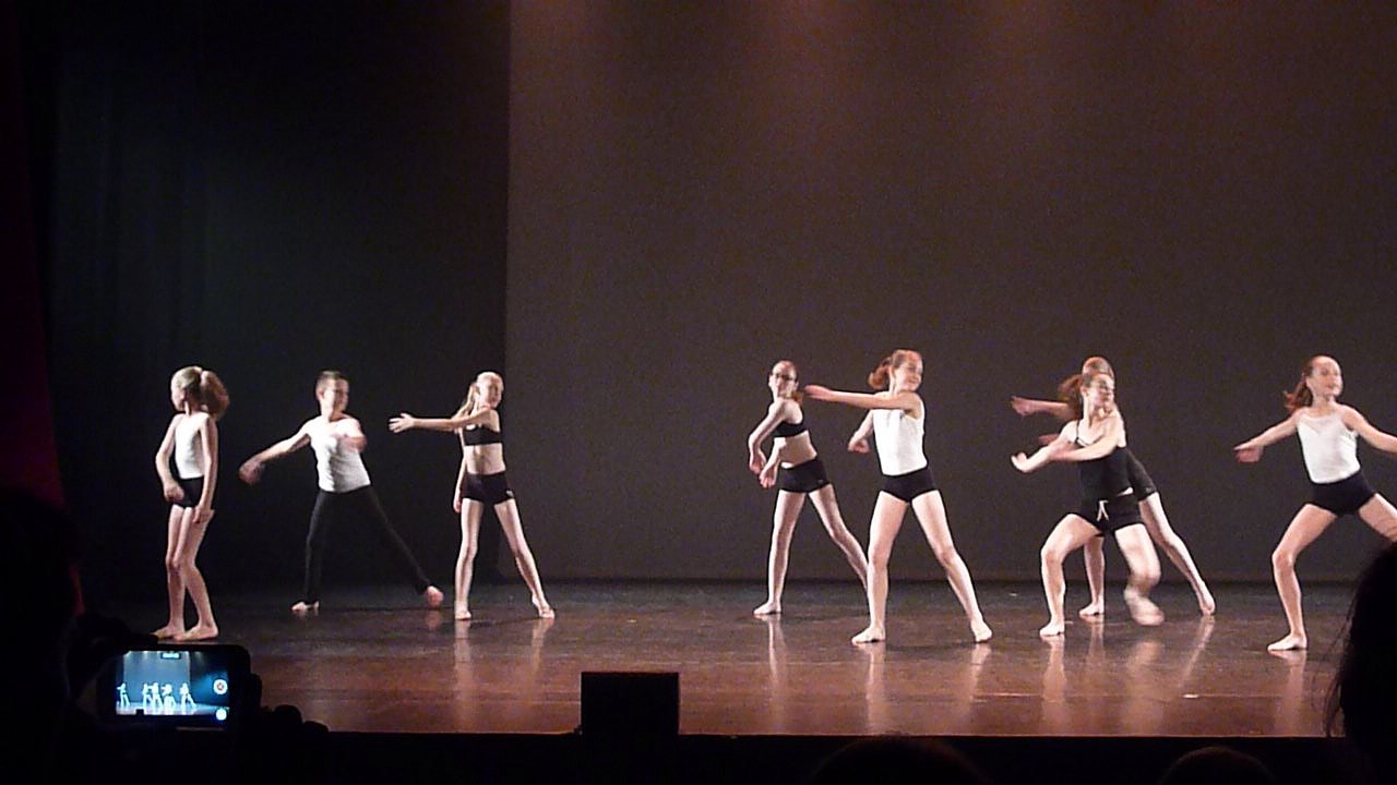 Spectacle de fin de stage BDI Durbuy-Barvaux 2016 - danse n°2