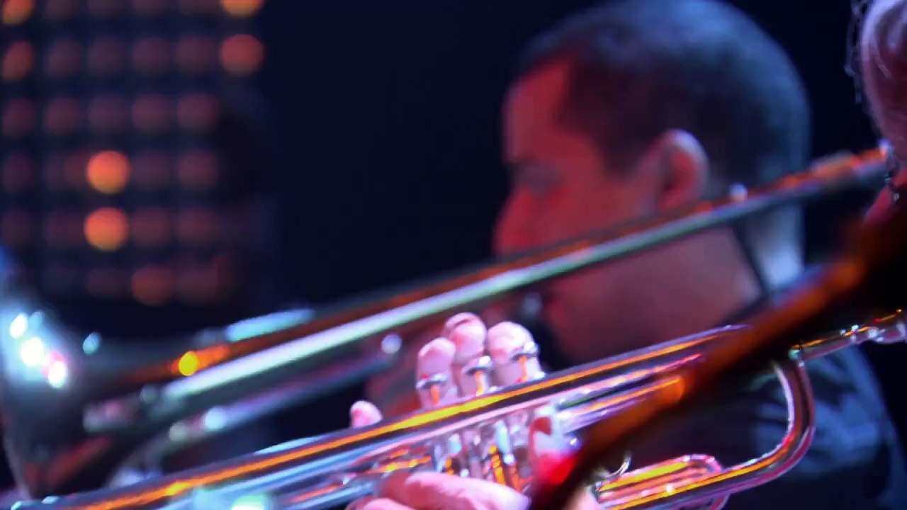 Joe Bonamassa & Beth Hart - Close To My Fire _ LIVE