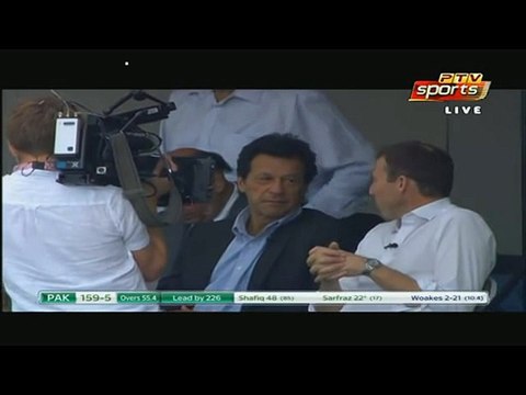 Watch How Commentator Praising About Imran Khan