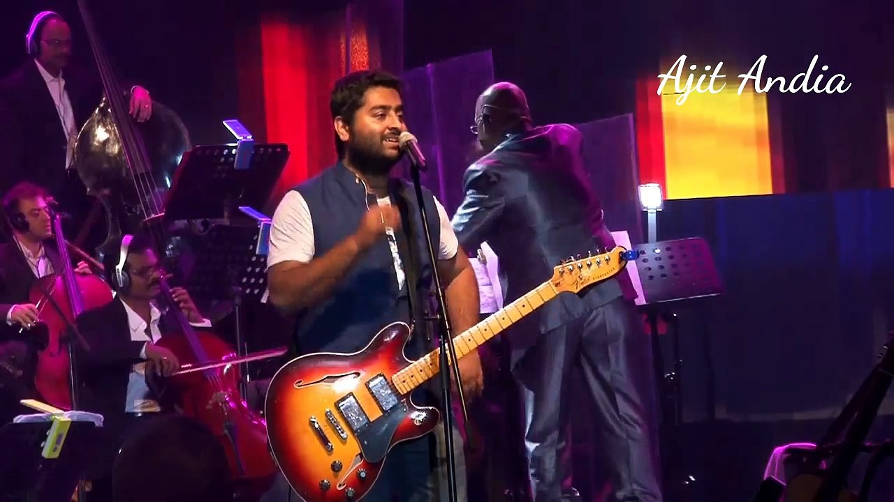 Kehte Hain Khuda Ne Iss Jahan Mein Sabhi..... Arijit Singh Live