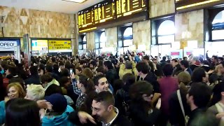 Flash Mob Bologna - Stazione Centrale 24/04/2010