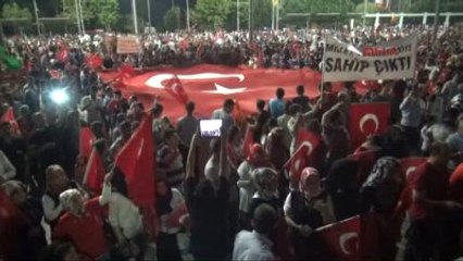 Mersin'de 'Demokrasi Mitingi' İçin Binler Sokağa Döküldü