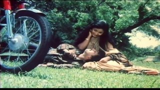 Nee Bareda Kadambari Bhavya and sahasa Simha's romantic scene Kannada Romantic Scenes 25