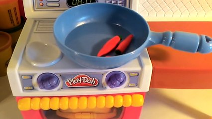 Lunch Pretend Play Fun Feeding with Playdough-1