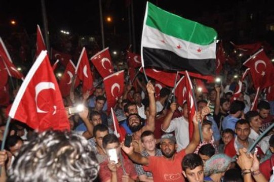 Darbe Girişimine Tepki Eylemine Suriyeliler de Destek Verdi