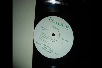 Plaque "Raincoat"  1972 US Private Garage Psych.