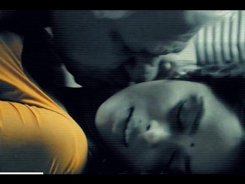 Mallika Sherawat Uncomfortable Doing Sex Scenes with Om Puri