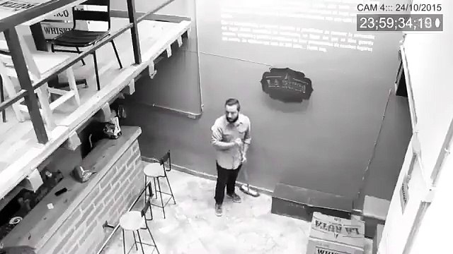 Quand des objets bougent tout seul dans un resto : peur de ta vie