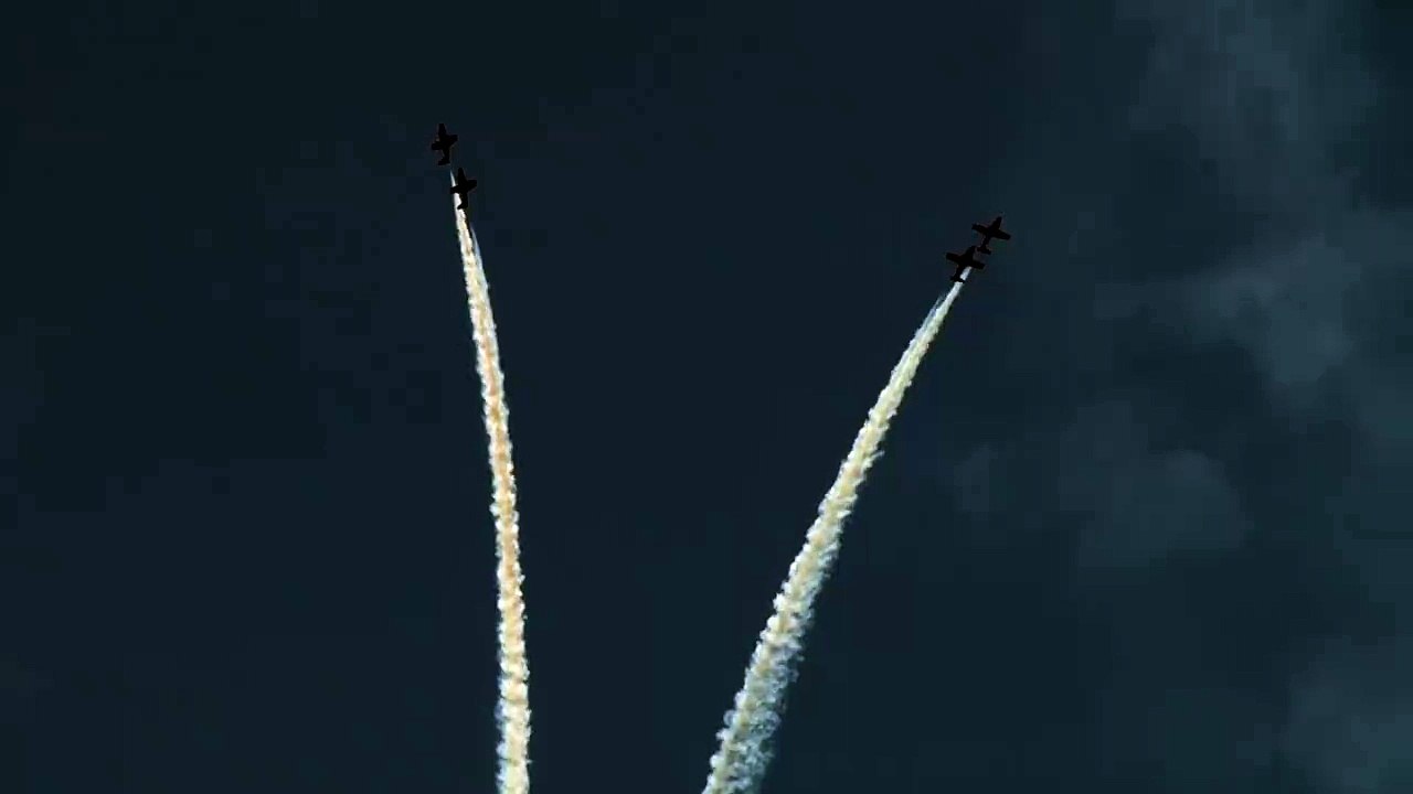 Les pilotes de Fort McMurray dessinent un coeur dans le ciel. Magique