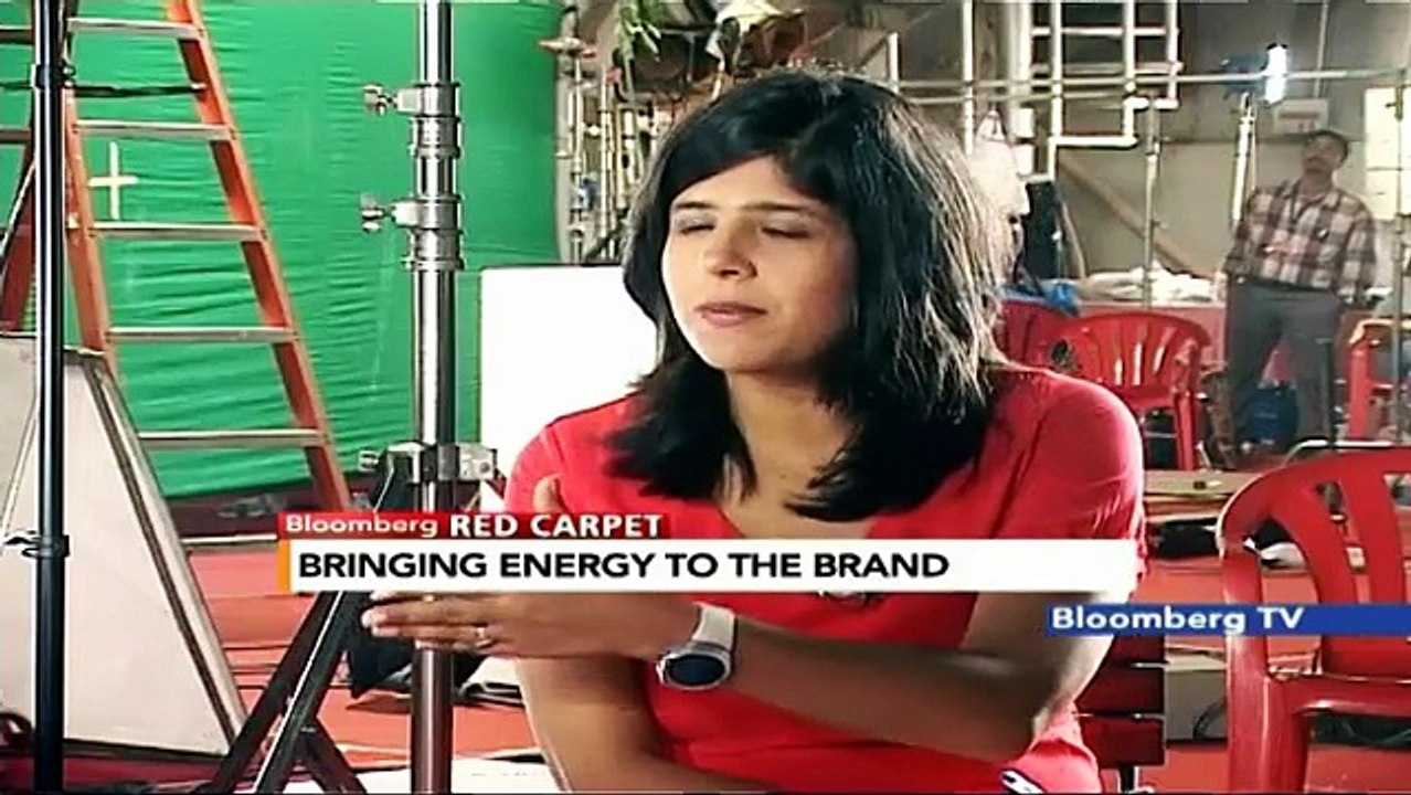 FULL: @SwatiKJain of @BloombergTVInd interviews @iamsrk about his journey with Hyundai