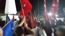 Mamuşa'da Binlerce Kişi Türkiye'ye Destek İçin Çanakkale Şehitleri Anıtı Önünde Bir Araya Geldi