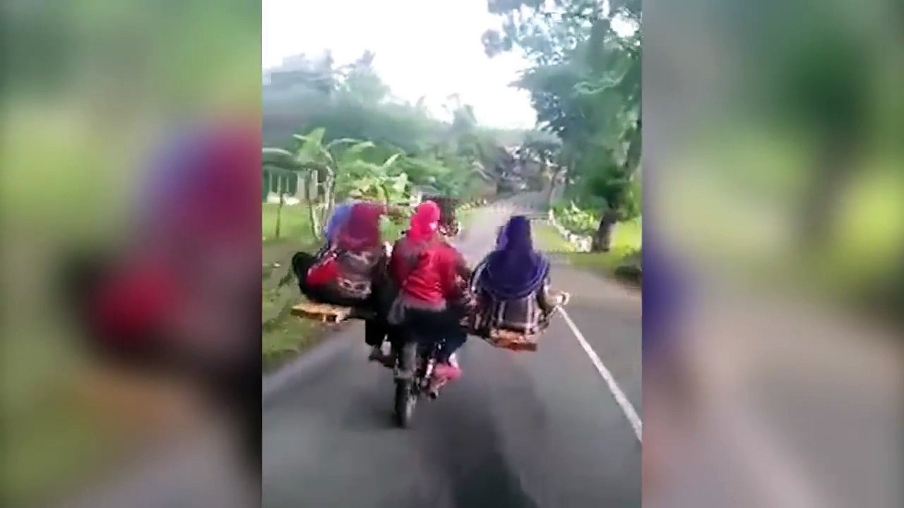 EPIC MOTORCYCLE WIN, FAIL & CRASH 2016 __ Part 2 (fixed)