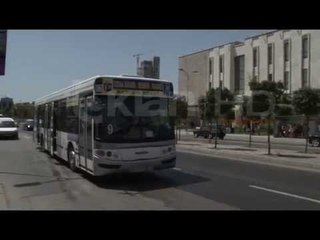 URBANËT PA KONDICIONERË NË MES TË VAPËS NË TIRANË