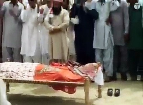 qandeel baloch ki namaz e janaza
