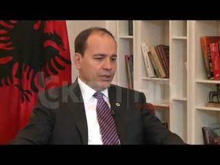 Download Video: PRESIDENTI NISHANI KUNDER LIGJIT TE PRONAVE: PENALIZON SHTETIN, SHKEL TE DREJTAT E PRONAREVE