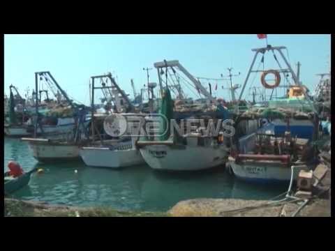 Ora News - Durrës - Egjiptiani merr peng peshkarexhen me 2 marinarë shqiptarë, kërkon 70 mijë euro