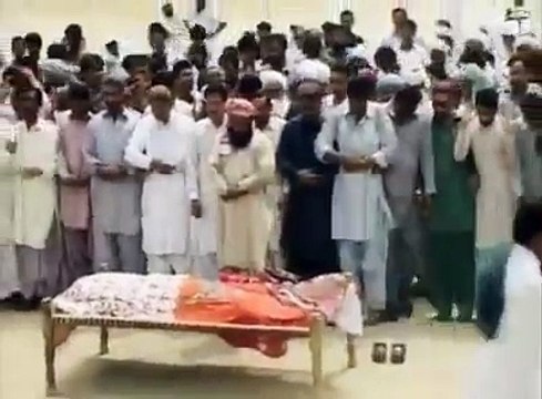 ABC NEWS- Qandeel Baloch Funeral prayer offered in Dera Ghazi Khan Qandeel Baloch Funeral(Video)!