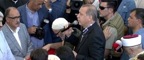 Demokrasi Şehitlerini Uğurlayan Erdoğan: Bu Hafta Meydanlardan Ayrılmayacağız
