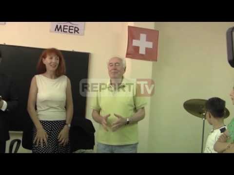Report TV - Mirdite, Mark Gjoka dhe zviceranet “dhurata” per artistet e vegjel