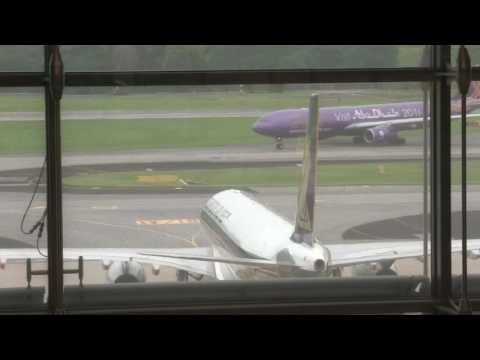 Singapor, avioni bën ulje emergjente - Top Channel Albania - News - Lajme