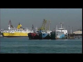 Ora News -  Egjiptiani mban peng marinarin, thotë se ka liruar kapitenin