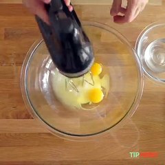 Découvrez comment on transforme un classique en miniature avec un moule à muffins !