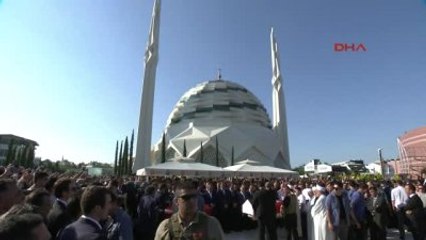 Cumhurbaşkanı Erdoğan Gözyaşlarını Tutamadı