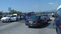 Rinas, policia shoqëron punonjësit e sigurisë private - Top Channel Albania - News - Lajme