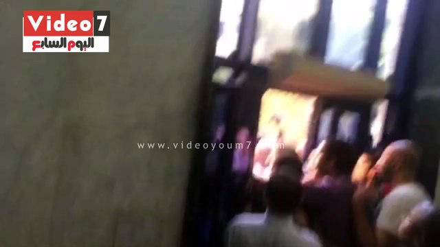 ننشر فيديو اقتحام محامين لنقابة الصحفيين والاعتداء على مصورى عمومية المحامين