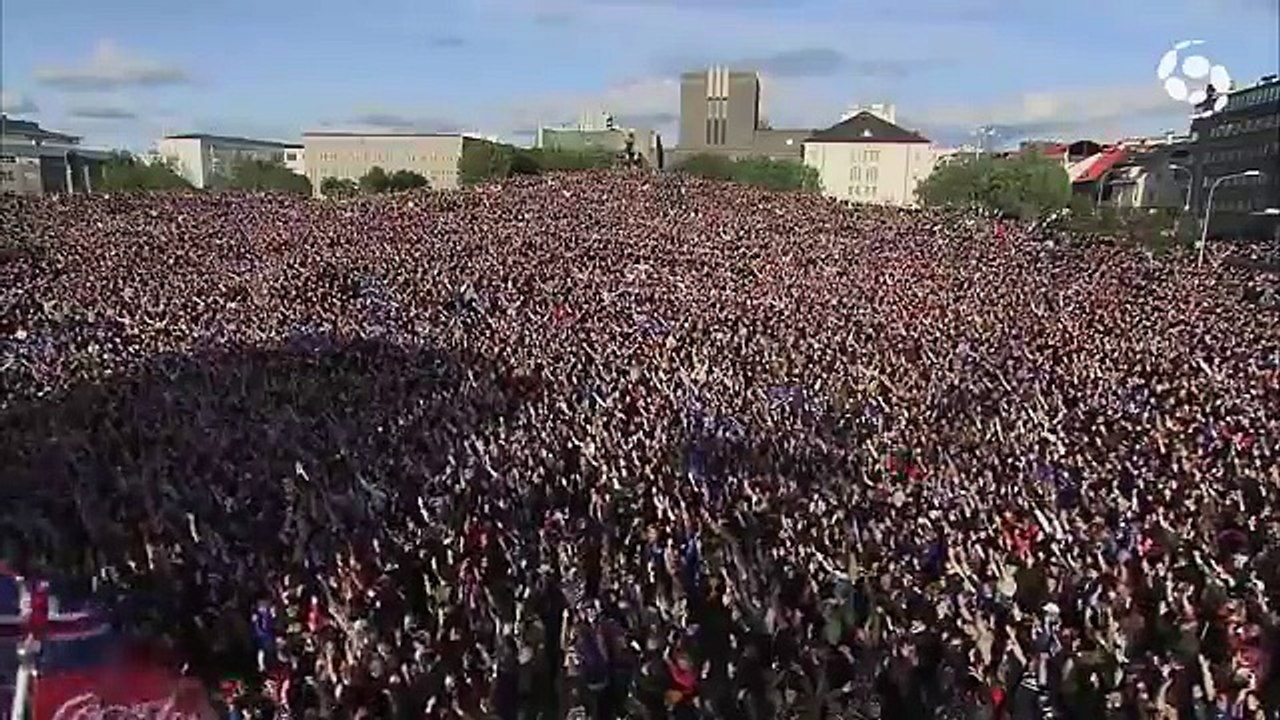 Over 10,000 Iceland fans do the 'Viking-Clap' after defeat to France (Euro 2016 France)