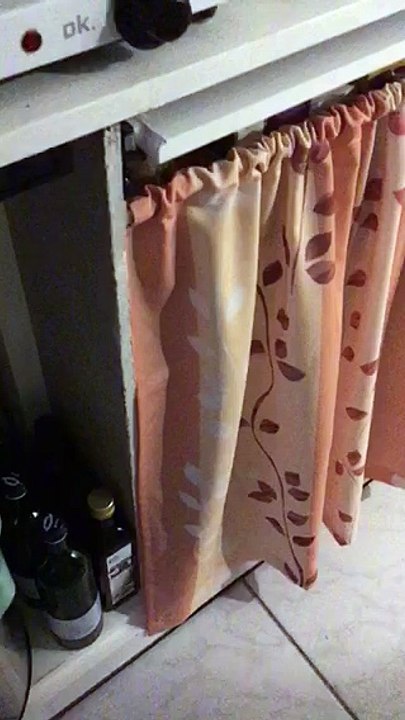 Ausfahrbarer tisch mi IR licht Schranke