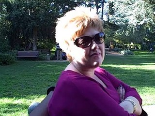 Tracy & Olivia San Francisco behind New California Academy of Sciences at Shakespeare Garden