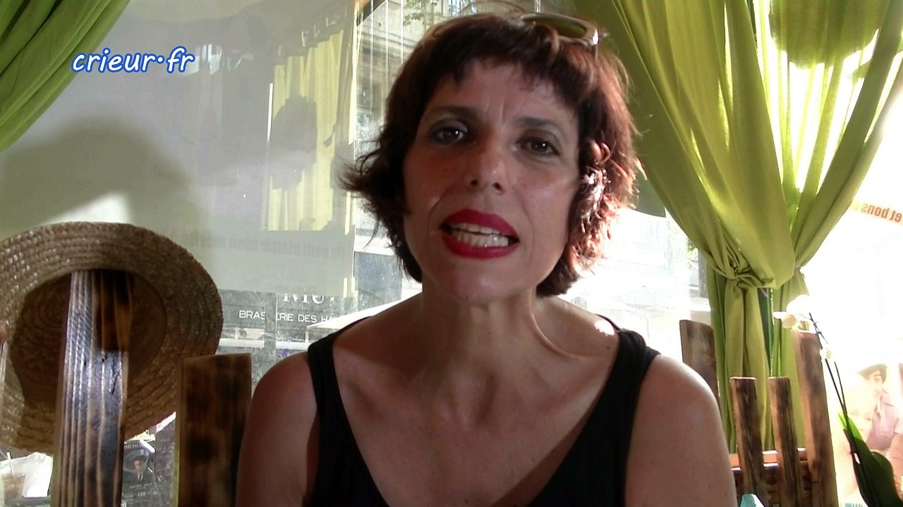 Laeticia Plantée incarne "Liza Minelli Emois" au Off 2016