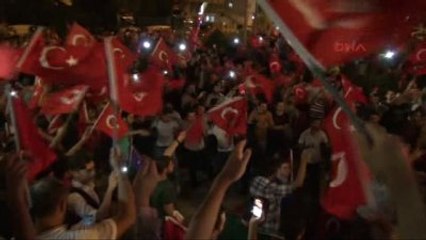 Reyhanlı Suriyeliler, Darbe Girişimini Protesto Etti