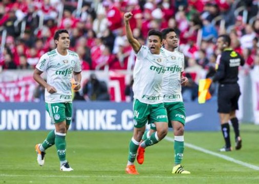 Palmeiras domina o Inter, vence e segue na liderança isolada do Brasileiro