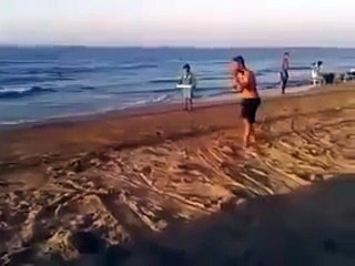 Jetski Carpmasi Sonucu Takla Atan Adam Komedi