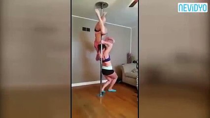 Evde Sipriptiz Direk Dansinda Kadinlar Husrana Ugradi Komik Video