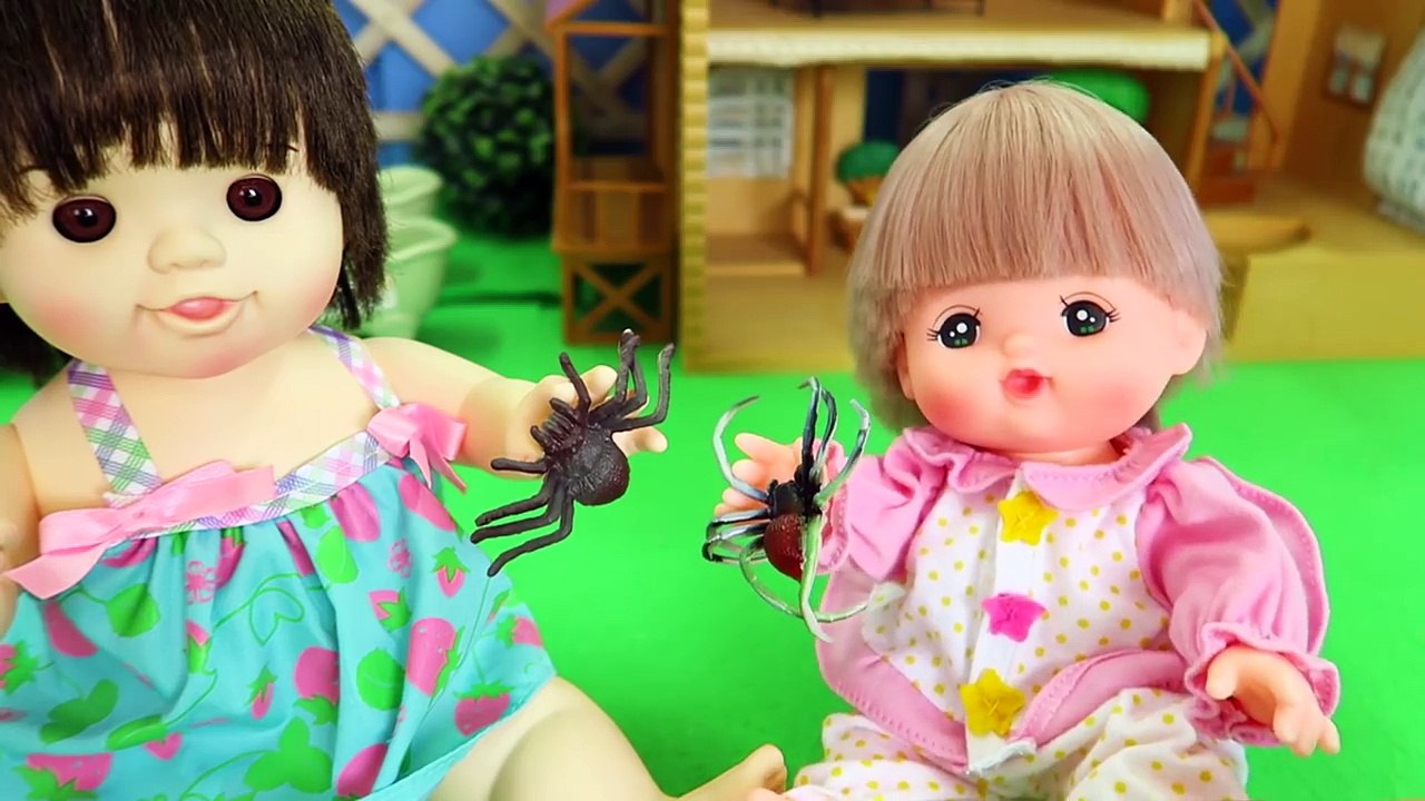 ぽぽちゃん メルちゃん パンツの中にクモ！？ ヒミツの交換 警察アンパンマン Baby Dolls Exchange Spiders