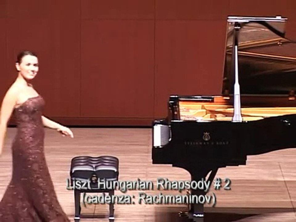 Ksenia Kogan plays Liszt Rhapsody (1/2)