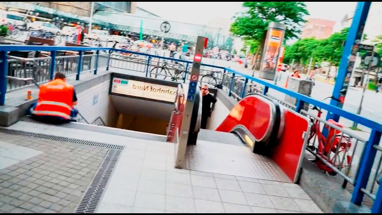 YouTube Kacke - ApoRot wirft bomben (Bomben Prank)