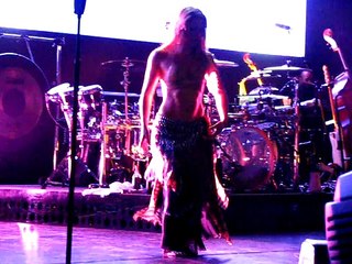 SHAKIRA Ojos Asi (intro) - sale el sol tour 10/20/10