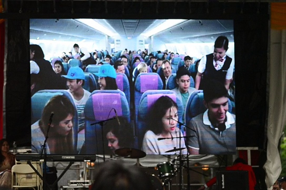 Philippine Independence Day Parade NYC 06-05-2016: Philippine Airlines Advertisement