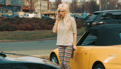 Как полиция помогла блондинке припарковаться )) Смеялся до слёз!