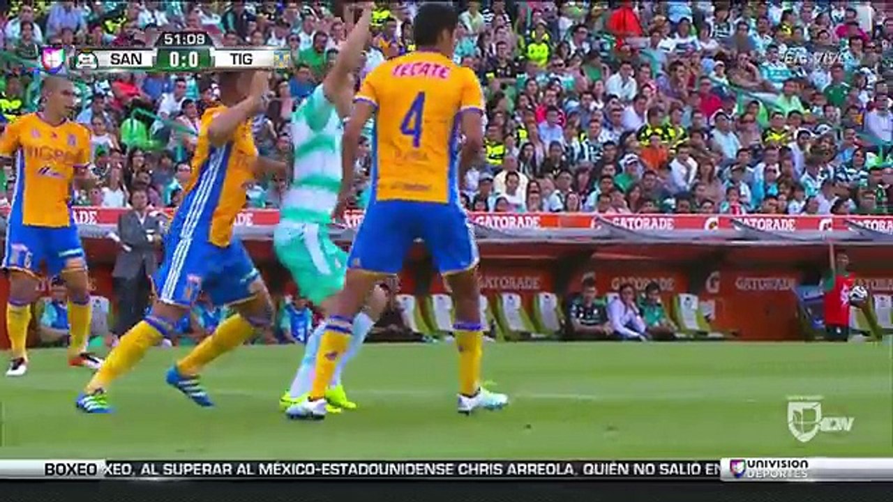 Muchas oportunidades de gol no sirvieron para romper el empate entre Santos y Tigres